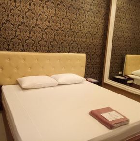 NearBy Hotel