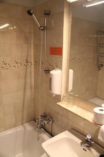 Hotel Photo 9