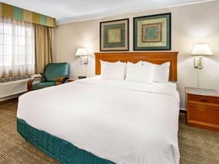Hotel pic La Quinta Inn by Wyndham Albuquerque Airport