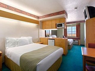Фото отеля Microtel Inn & Suites by Wyndham Albuquerque West
