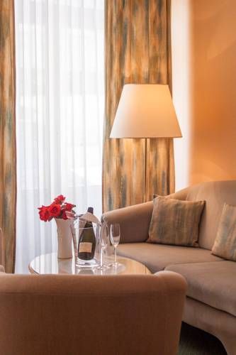 Hotel Photo 9