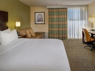 Фото отеля Holiday Inn St. Louis-Forest Park, an IHG Hotel