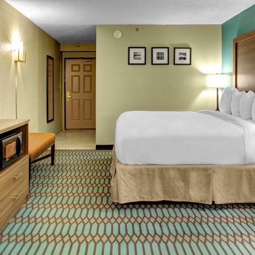 Photo of Country Inn & Suites by Radisson, Asheville Downtown Tunnel Road, NC