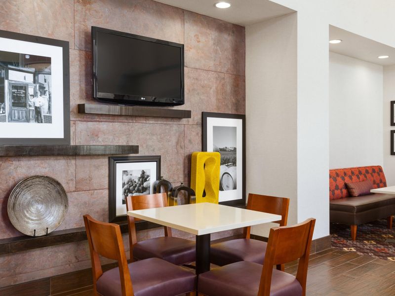 Hotel Photo 6