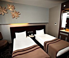 NearBy Hotel
