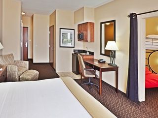 Фото отеля Holiday Inn Express & Suites - Miami, an IHG Hotel