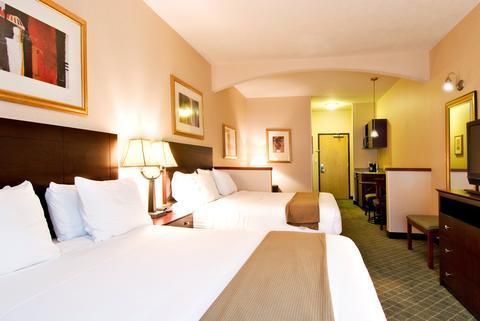 Photo of La Quinta Inn & Suites by Wyndham Springfield