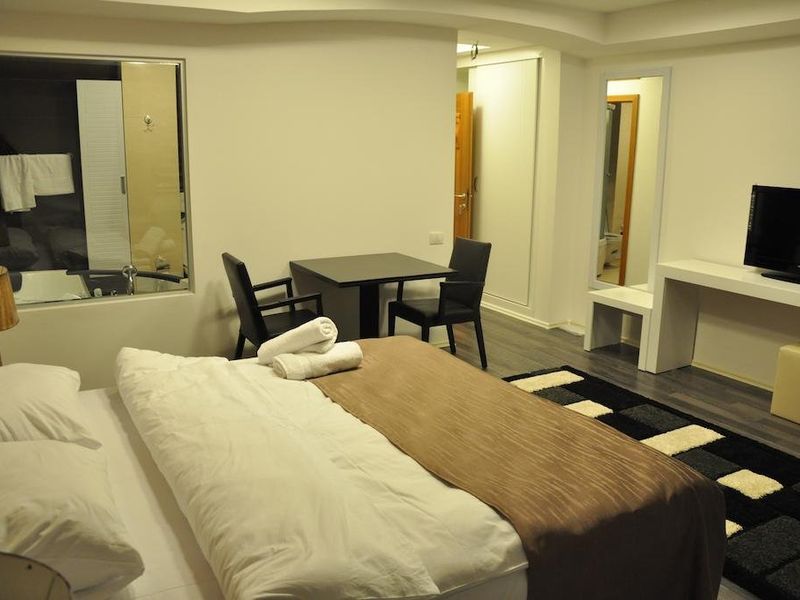 Hotel Photo 8