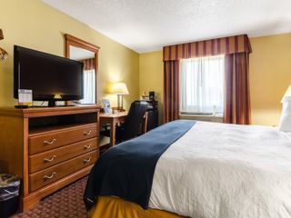 Hotel pic Rodeway Inn & Suites Jacksonville near Camp Lejeune