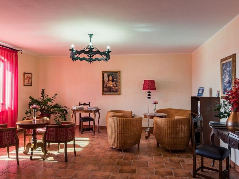 Hotel Photo 9