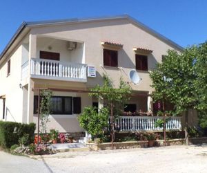 Apartments Žile Starigrad Croatia