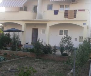 Apartments Maćo Donje Petrcane Croatia