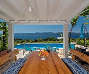 Holiday Home Vineyard House Bol Croatia