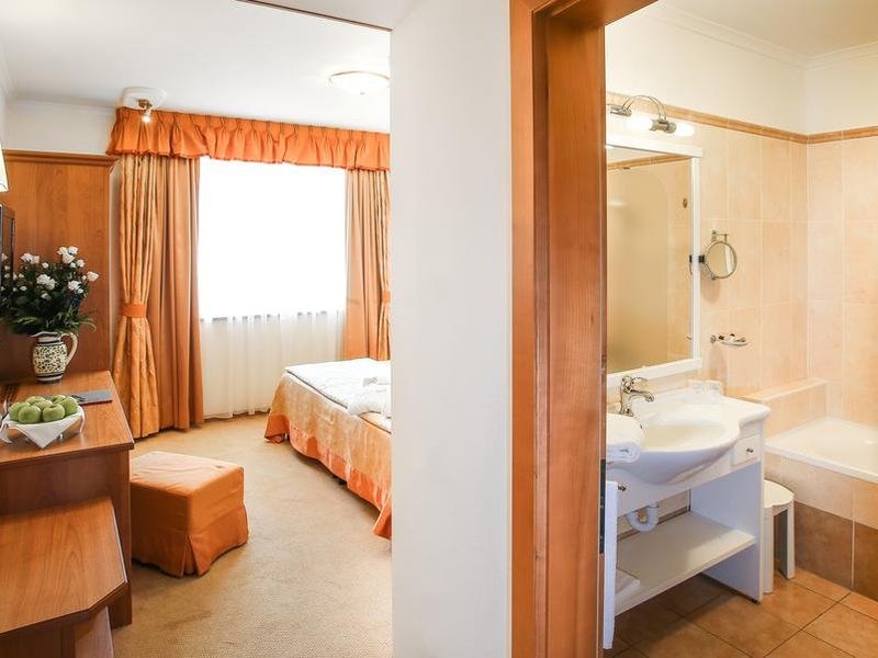 Hotel Photo 8