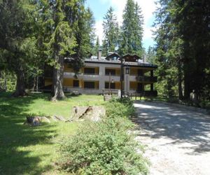 CAPANNA ARNOLD SERAFINI Madonna di Campiglio Italy