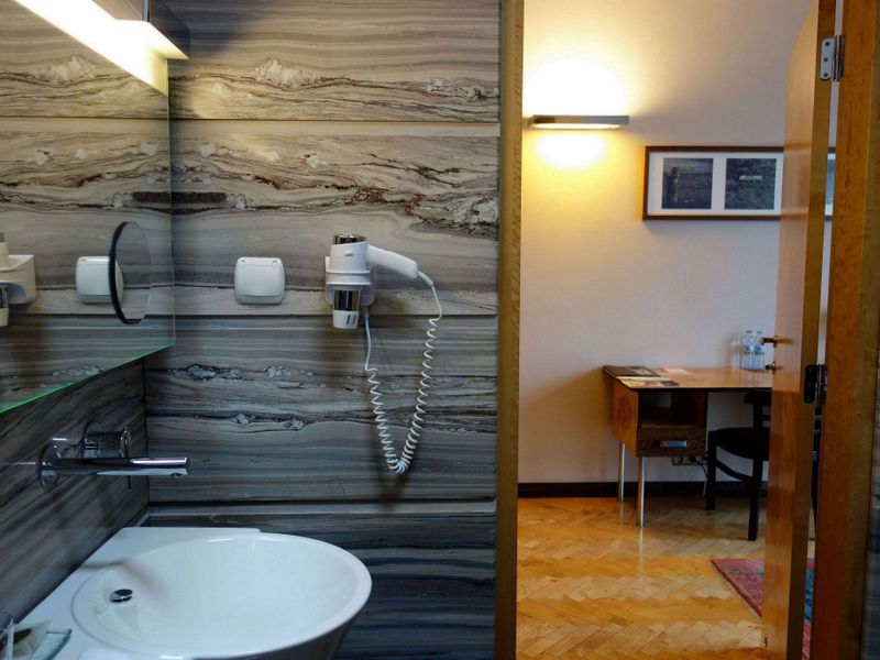 Hotel Photo 9