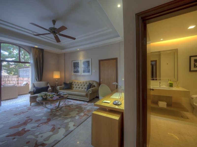 Hotel Photo 12