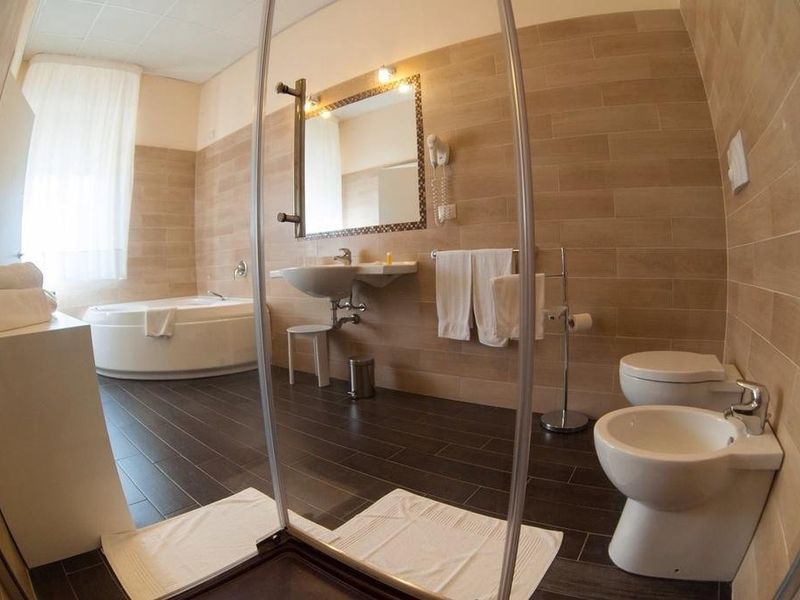 Hotel Photo 9