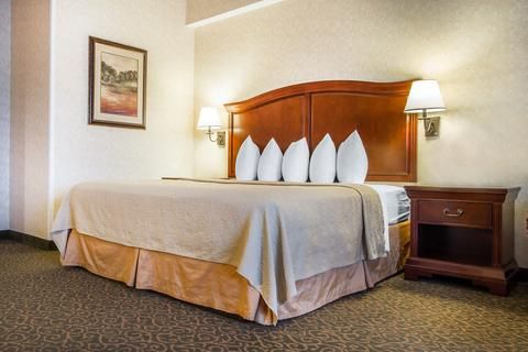 Quality Inn & Suites Evergreen Hotel