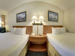 Hotel pic Days Inn by Wyndham Cedar Falls- University Plaza