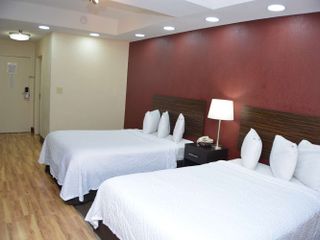 Фото отеля Red Roof Inn PLUS+ & Suites Chattanooga - Downtown