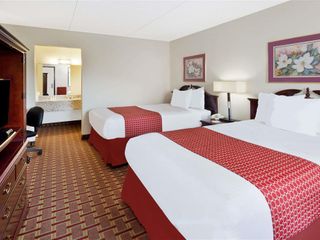 Фото отеля Days by Wyndham Inn Chattanooga Downtown
