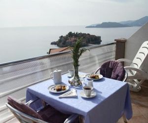 Apartments Grloman Sveti Stefan Montenegro