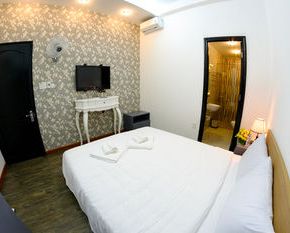 NearBy Hotel
