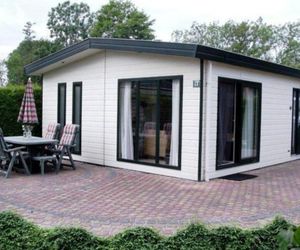 Chalet Recreatiepark De Friese Wadden 3 Tzummarum Netherlands