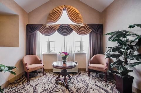 Photo of Econo Lodge Inn & Suites Evansville