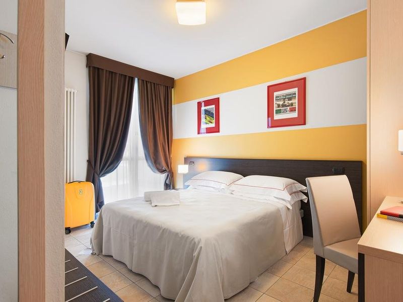 Hotel Photo 1