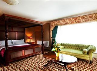 Фото отеля Riverbank House Hotel