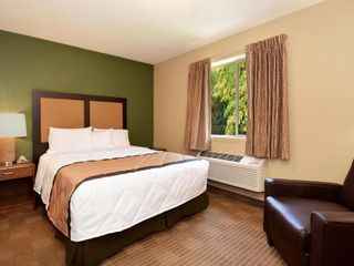 Hotel pic Extended Stay America Suites - Rockford - State Street