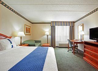 Фото отеля Holiday Inn Rockford, an IHG Hotel