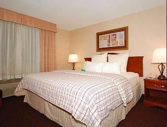 Ramada by Wyndham Des Moines Airport