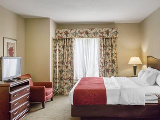 Фото отеля Comfort Suites Dayton-Wright Patterson