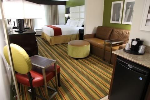 Photo of Holiday Inn Express & Suites - Huntsville Airport, an IHG Hotel
