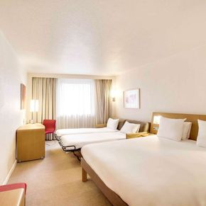 NearBy Hotel