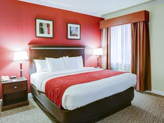 Hotel pic Comfort Suites Texas Avenue