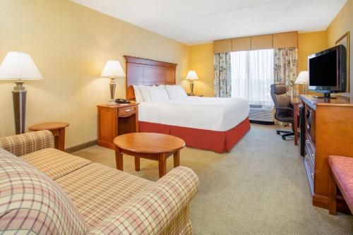 Photo of Holiday Inn Express Hotel & Suites Bloomington, an IHG Hotel