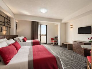 Hotel pic Ramada Plaza by Wyndham Leon