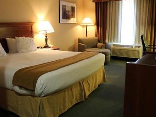 Фото отеля Holiday Inn Express Tehachapi, an IHG Hotel