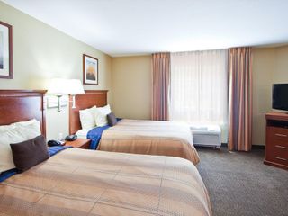 Фото отеля Candlewood Suites Tallahassee, an IHG Hotel