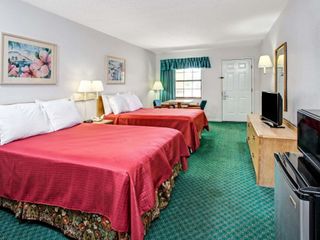 Фото отеля Travelodge by Wyndham Suites St Augustine