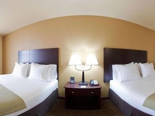 Фото отеля Holiday Inn Express Hotel & Suites Dinuba West, an IHG Hotel