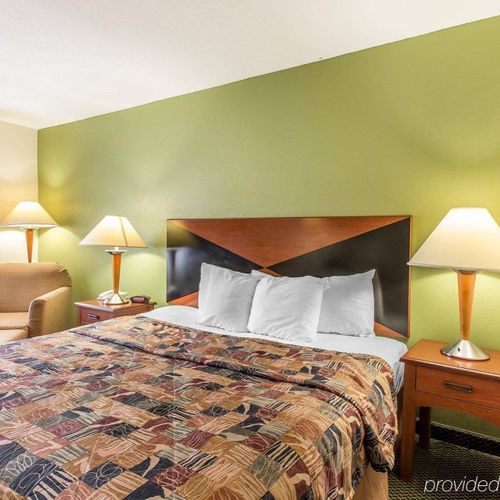 Photo of Sleep Inn & Suites by Choice Hotels I-95 Newest in Kingsland 40 Item Hot Breakfast Sparkling Saltwater Mineral Pool open until 12 Midnight