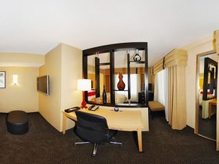 Hotel pic DoubleTree by Hilton Hotel Savannah Airport