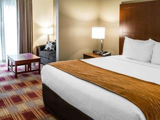 Hotel pic Clarion Inn & Suites Savannah Midtown