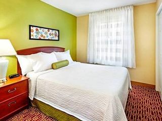 Hotel pic TownePlace Suites Savannah Midtown