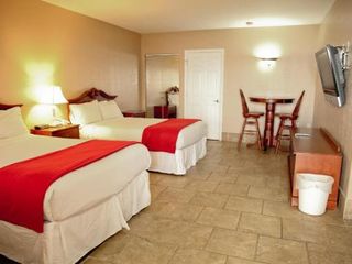 Hotel pic Lake Grassy Inn & Suites